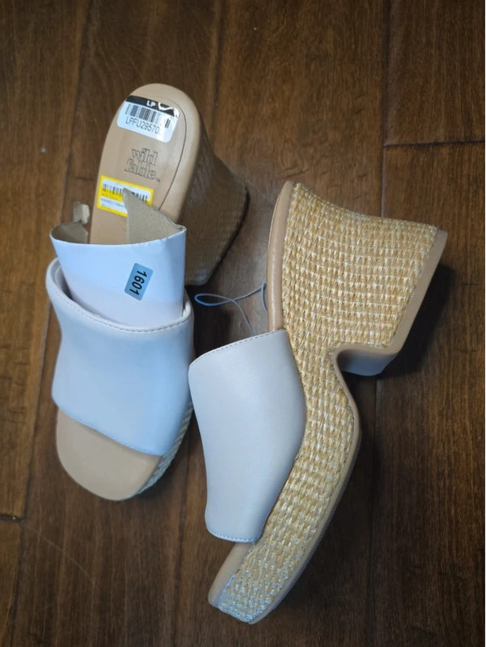 Women's 8.5 brand new shoes from target item. 1601 box 1